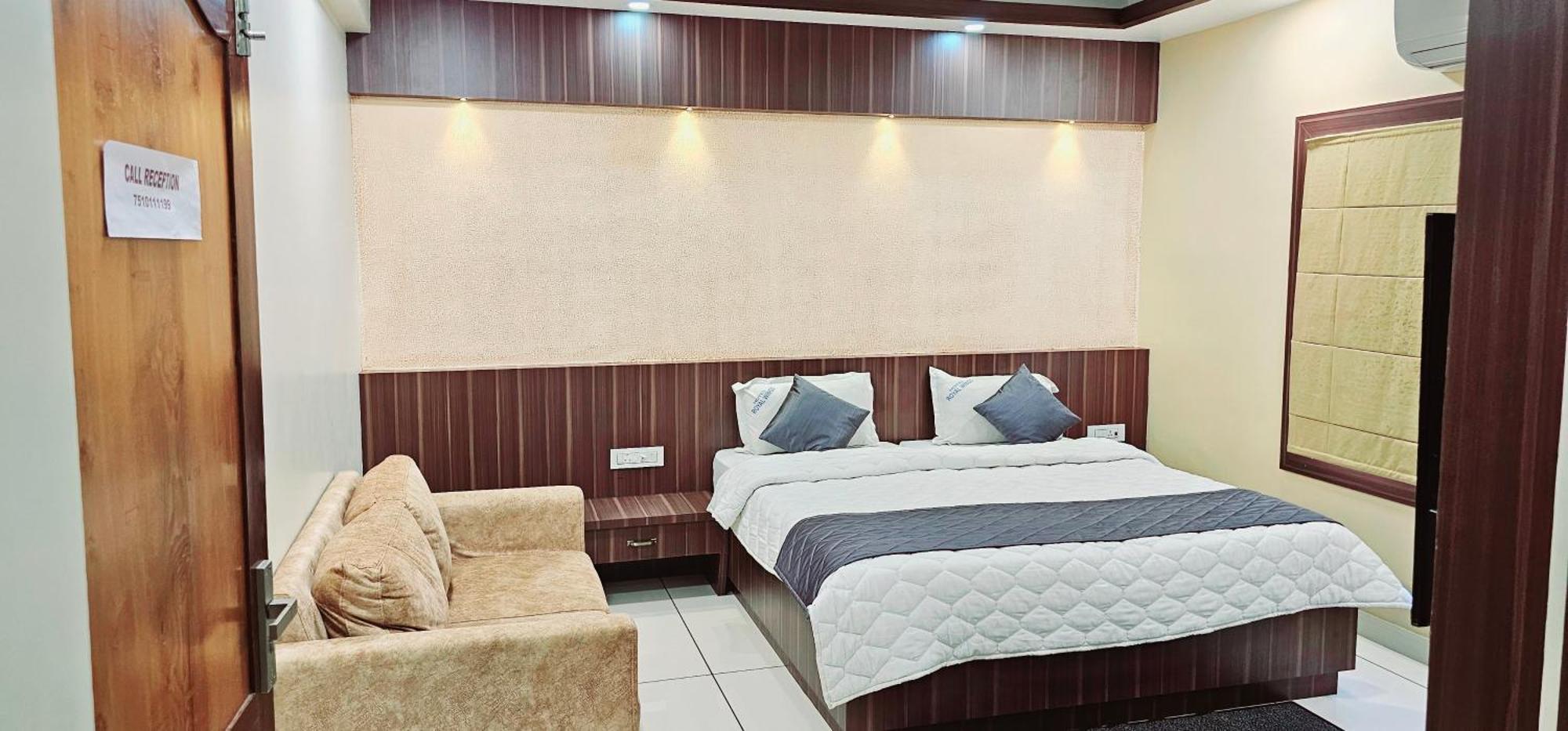 Hotel Royal Wings Elūr المظهر الخارجي الصورة