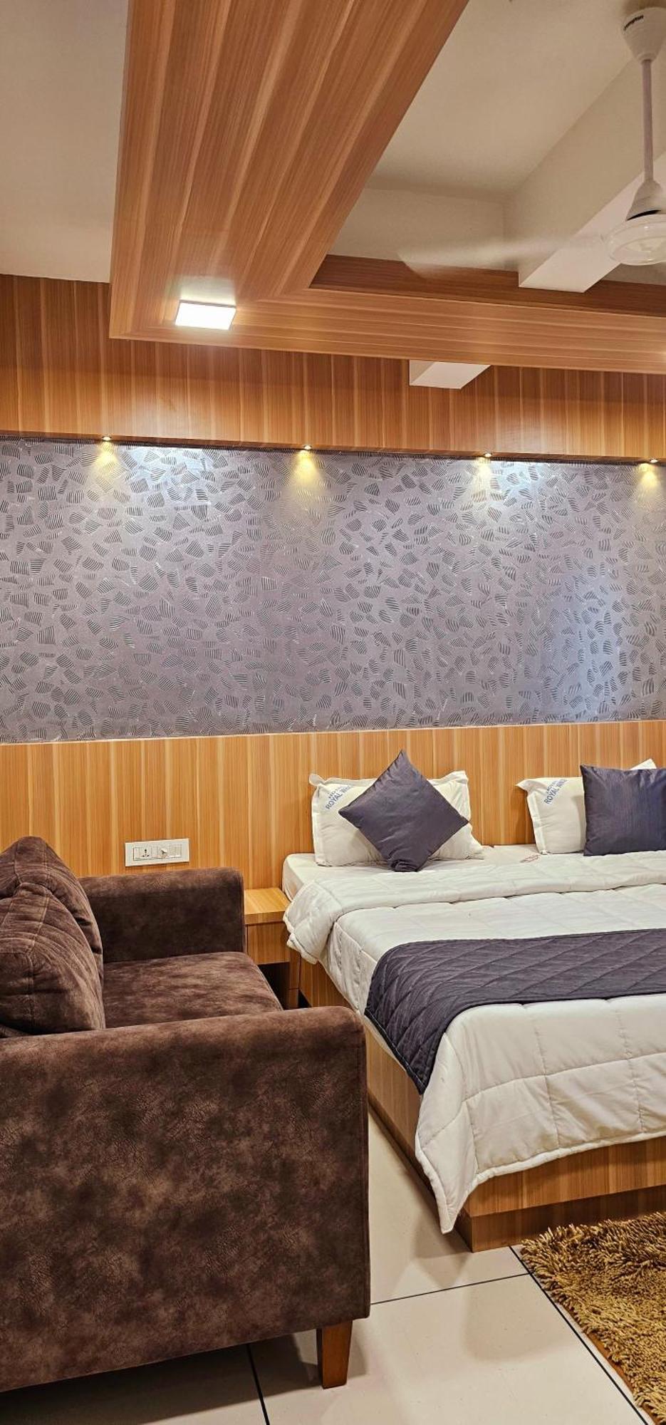 Hotel Royal Wings Elūr المظهر الخارجي الصورة