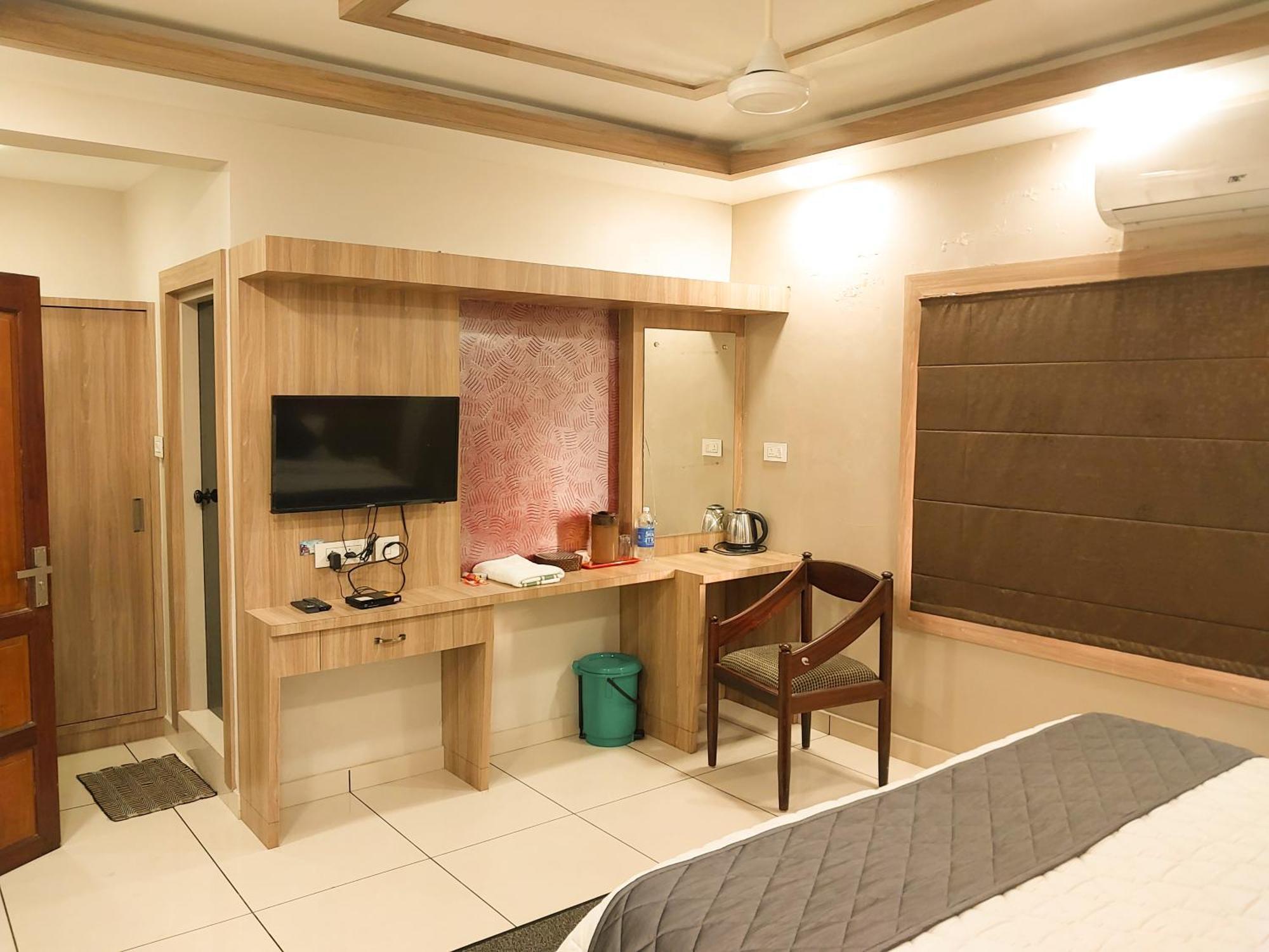 Hotel Royal Wings Elūr المظهر الخارجي الصورة