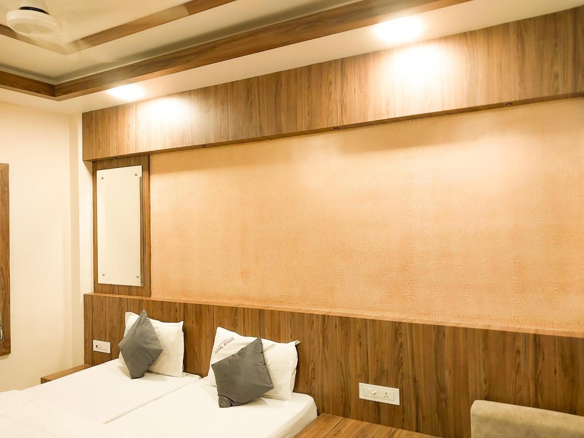 Hotel Royal Wings Elūr المظهر الخارجي الصورة
