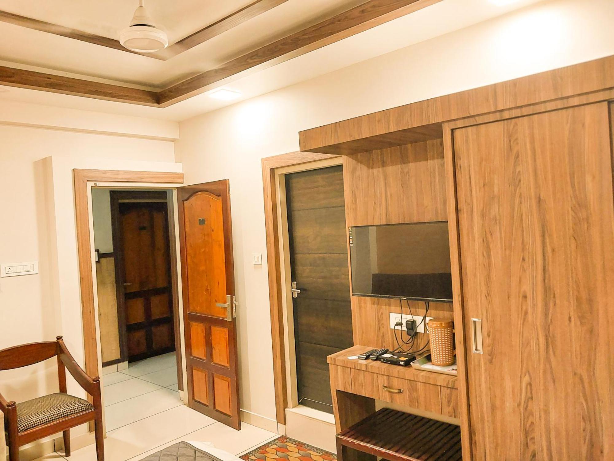 Hotel Royal Wings Elūr المظهر الخارجي الصورة