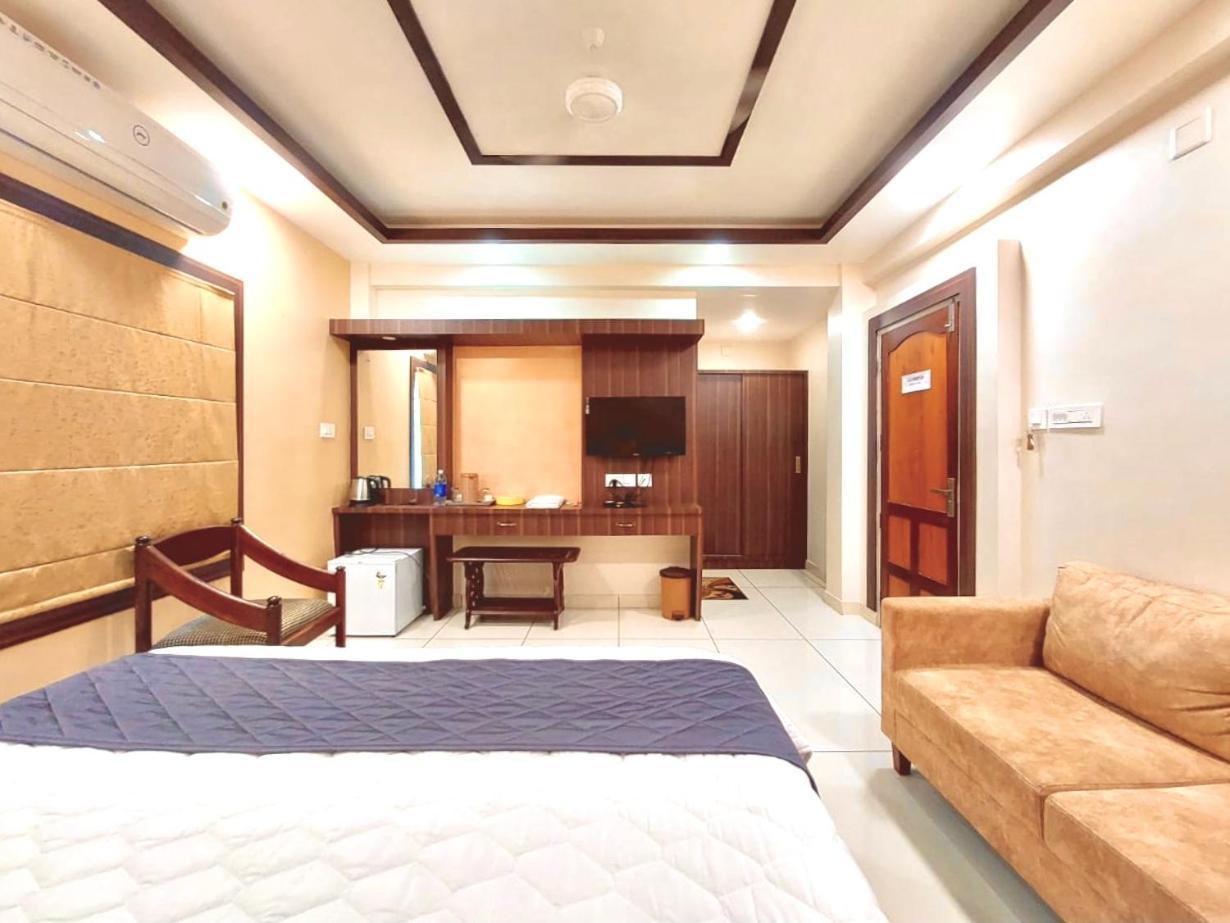 Hotel Royal Wings Elūr الغرفة الصورة