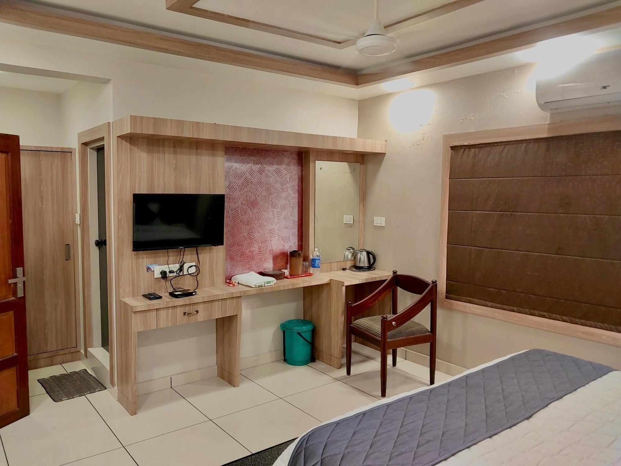 Hotel Royal Wings Elūr المظهر الخارجي الصورة