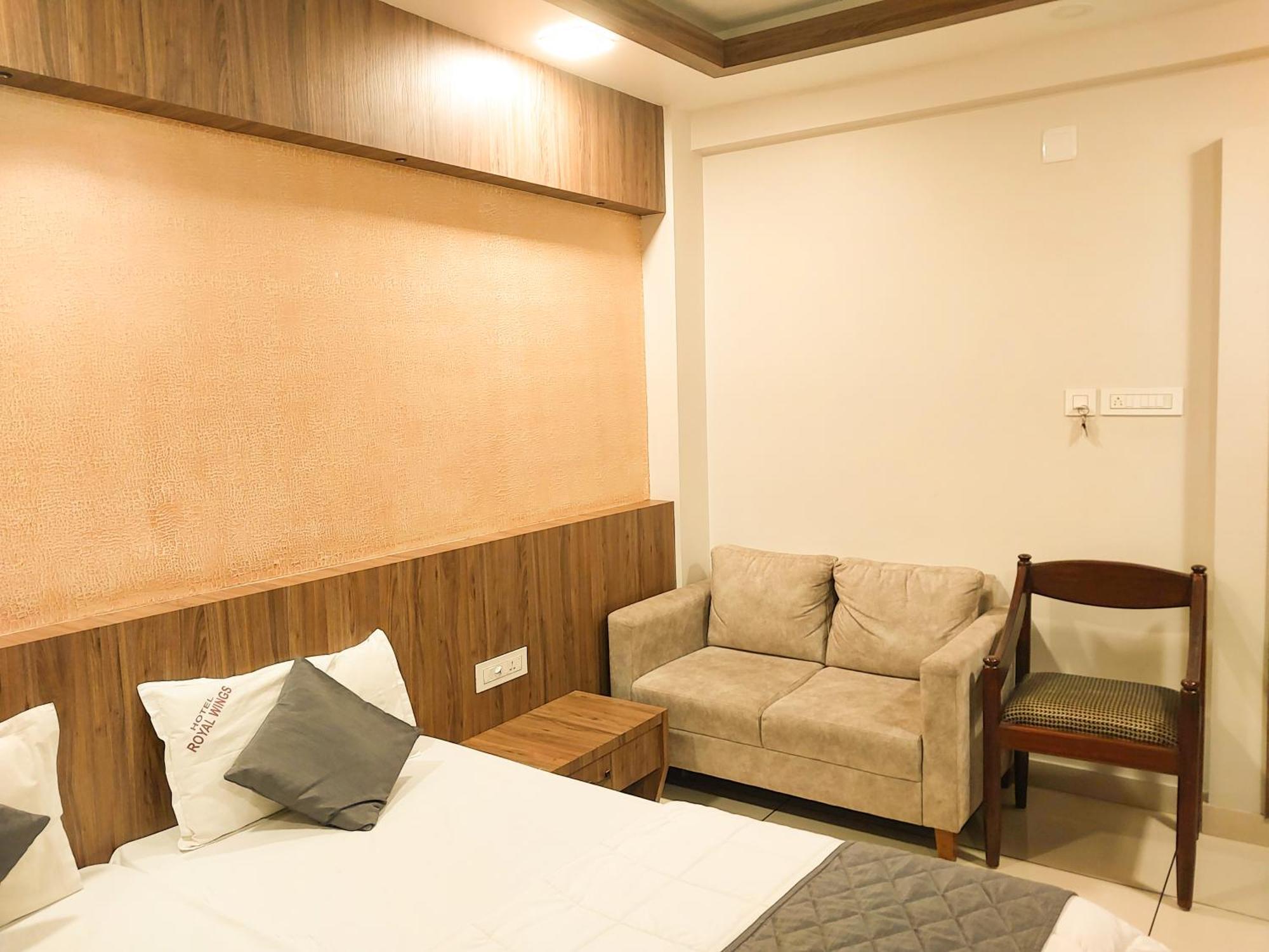 Hotel Royal Wings Elūr المظهر الخارجي الصورة