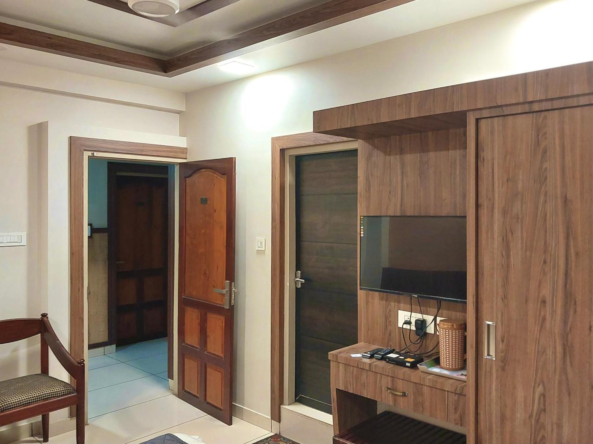 Hotel Royal Wings Elūr المظهر الخارجي الصورة